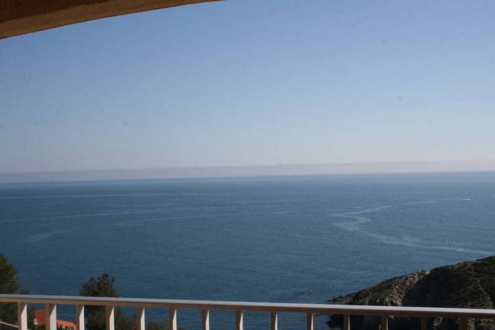 Location de vacances pour 4 personnes, avec jacuzzi et terrasse à Banyuls-sur-Mer