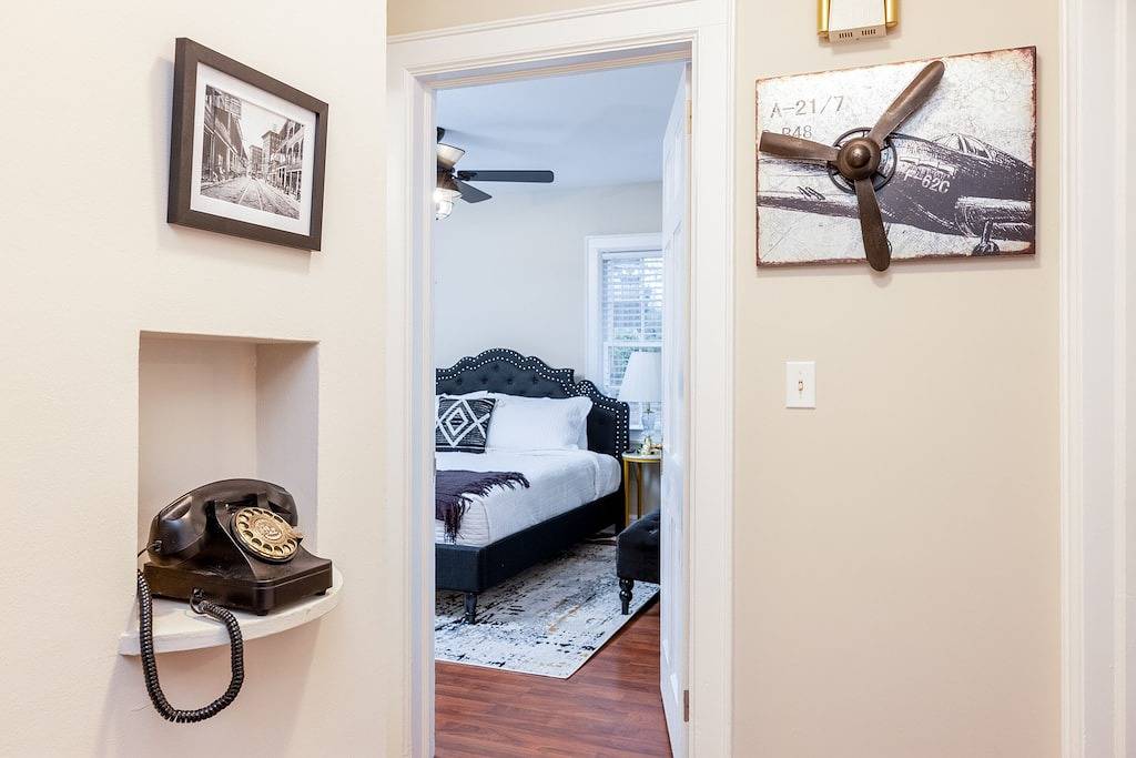 Westwood Retreat: Chic Interiors in a Premier Neighborhood in High Point, Guilford County