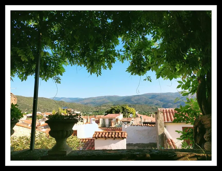 Alojamiento y desayuno para 2 personas, con terraza además de vistas y jardín - 1