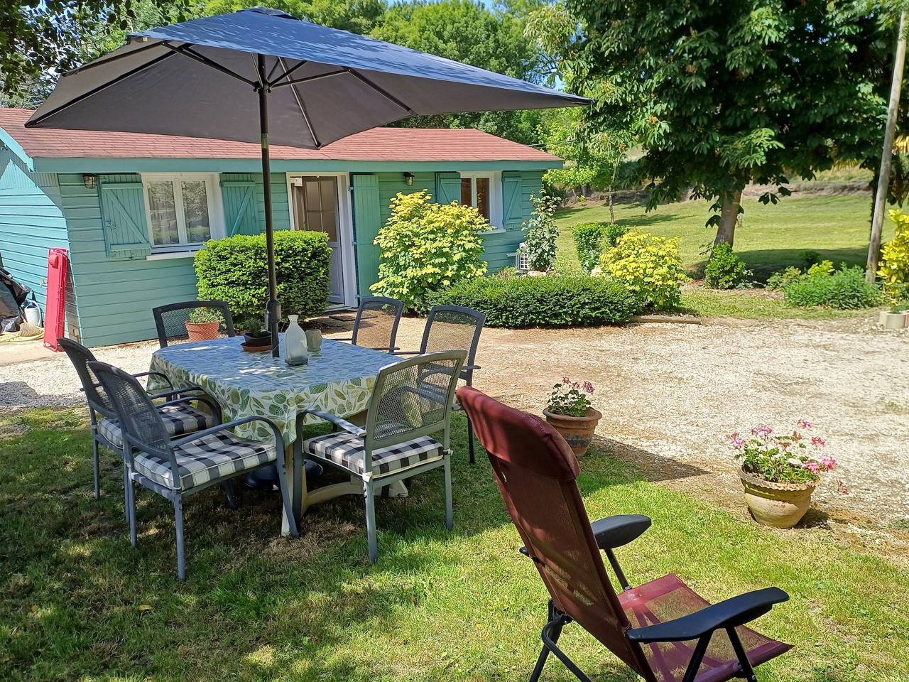 Pittoreskes 2-Ähren-Haus „Chalet du Bosc“ mit Garten und Klimaanlage in Montcuq, Quercy