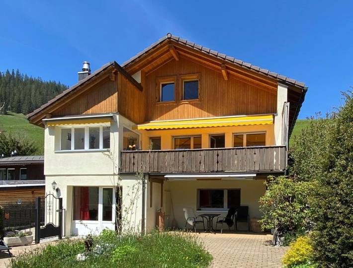 Ferienwohnung für 2 Personen, mit Terrasse und Ausblick in Plaffeien
