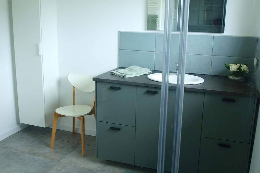 Île-Grande - Renovated 3★ gîte with enclosed garden & walking beach. Pets welcome! in Île-Grande, Pleumeur-Bodou