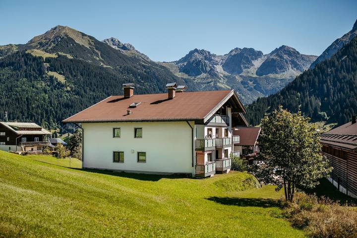Hütte für 5 Personen, mit Sauna und Whirlpool sowie Balkon, mit Haustier in Mittelberg - 3