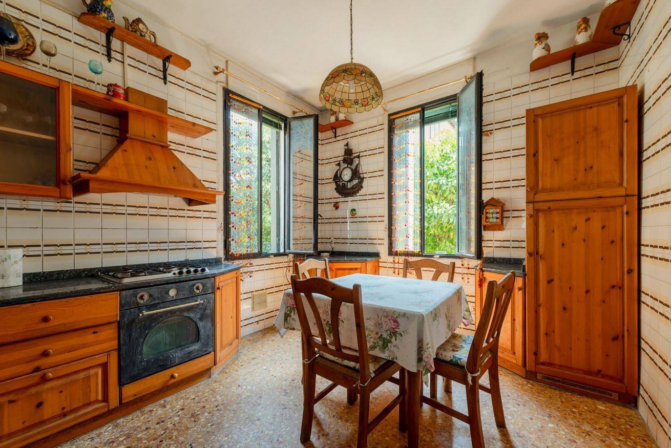 Ganze Wohnung, Guesthost - Eclectic Apartment in Lido di Venezia in Lido di Venezia, Venedig
