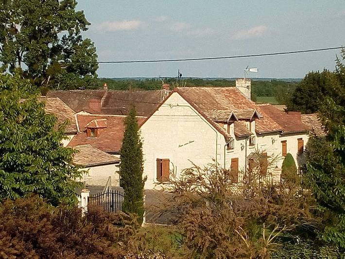 Gîte pour 4 personnes, avec terrasse et jardin à Naintré