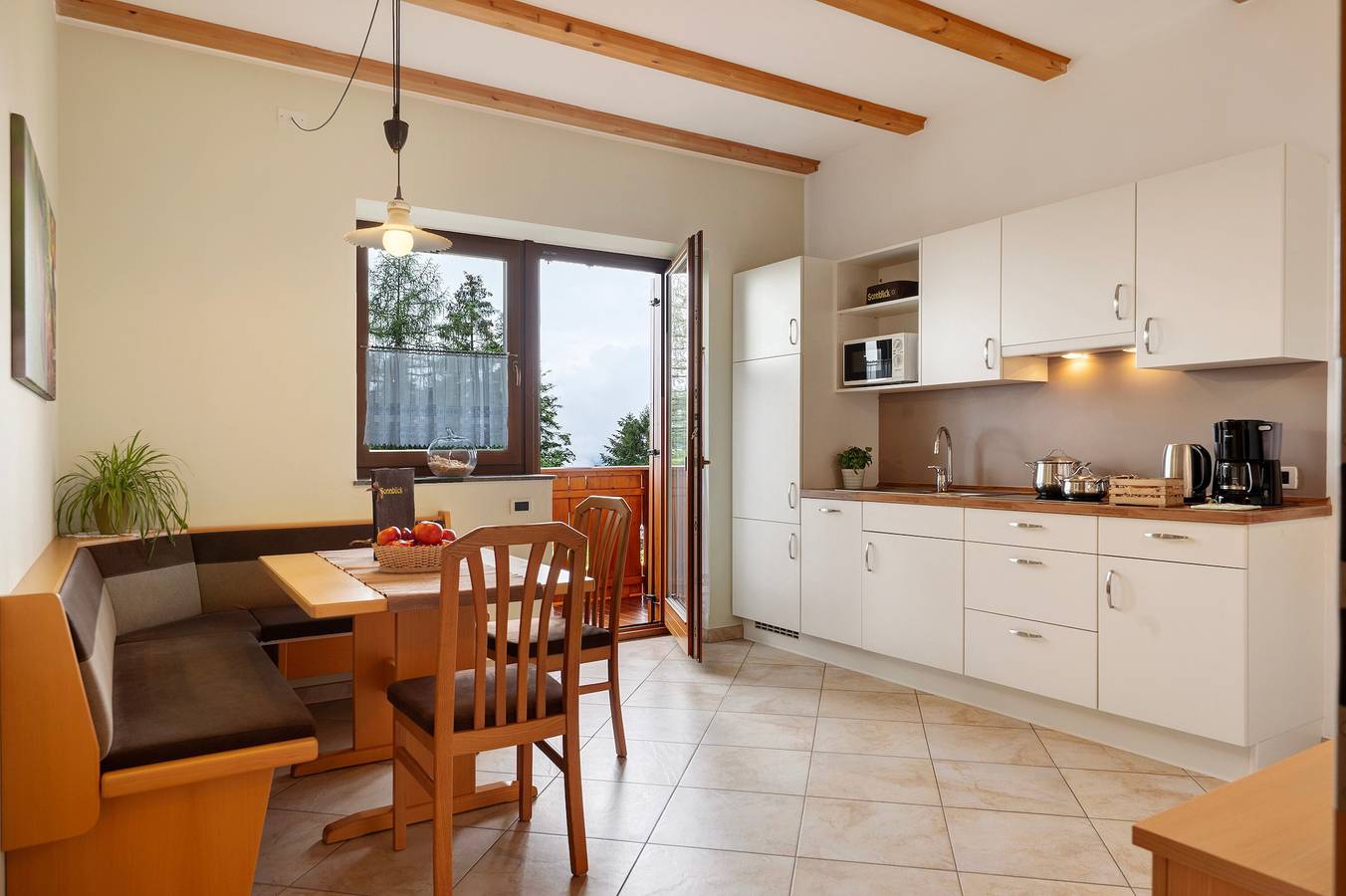 Entire apartment, Apartment 'Sonnblick' with Mountain View, Shared Garden and Wi-Fi in Leifers, Val d’Ega