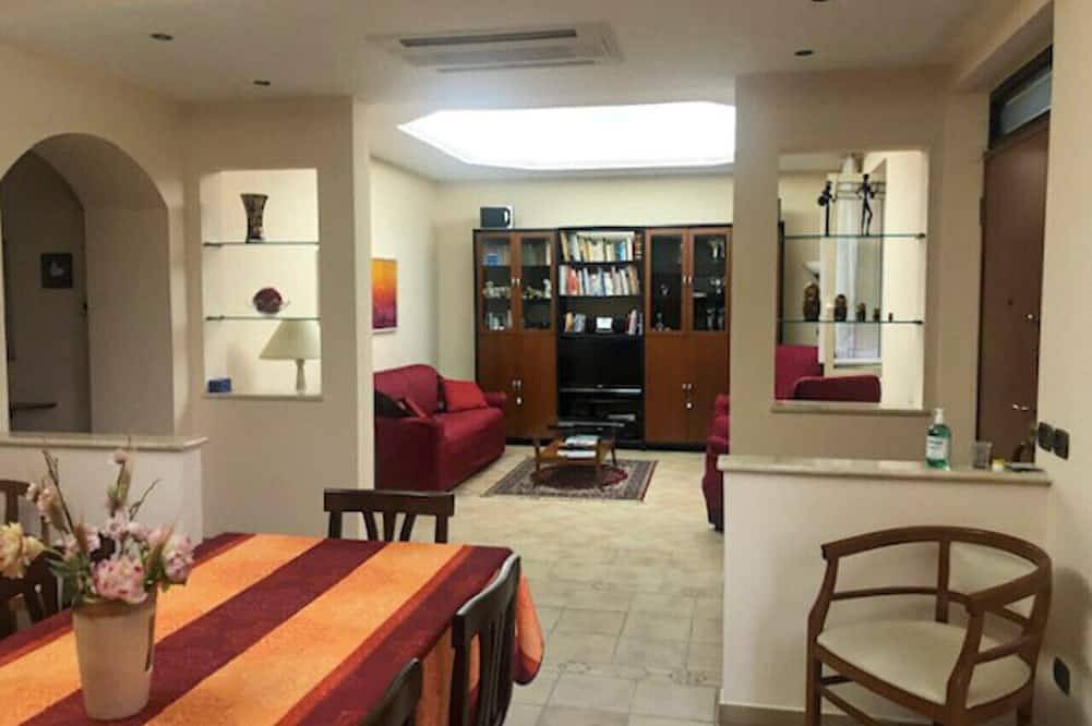 Entire apartment, Casa al Mare - Ladispoli in Ladispoli, Rome Province