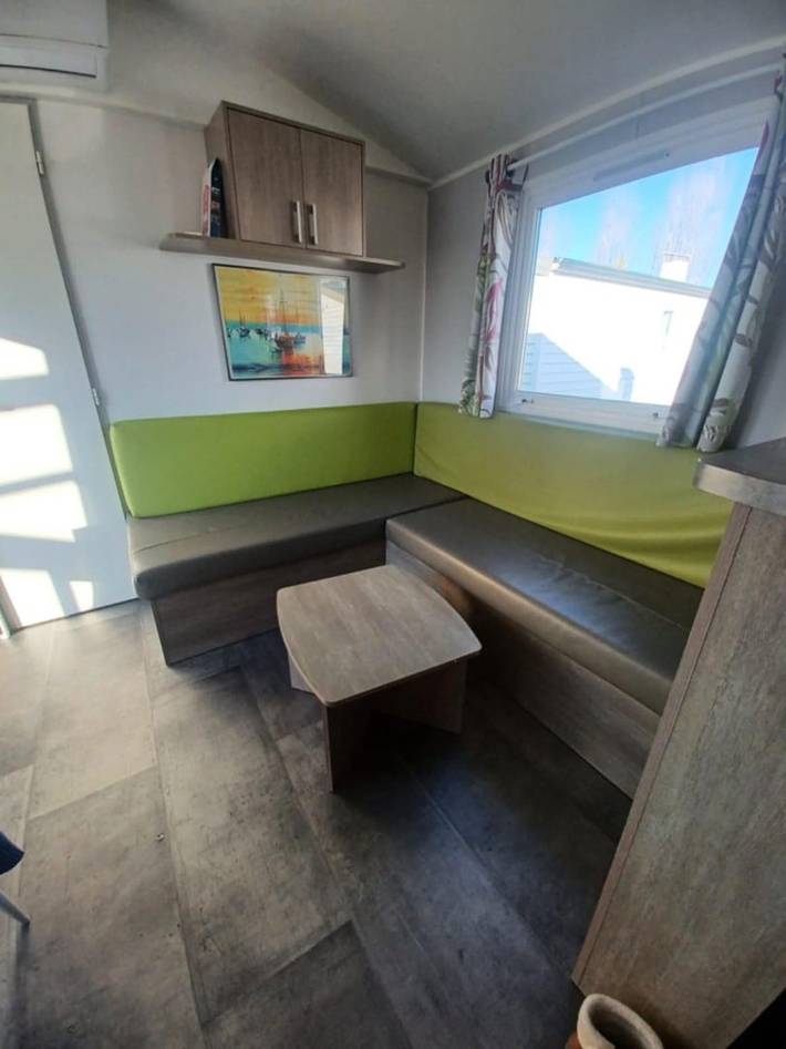 Mobil home pour 6 personnes, avec jacuzzi et terrasse ainsi que sauna et jardin, animaux acceptés à Plouescat - 4
