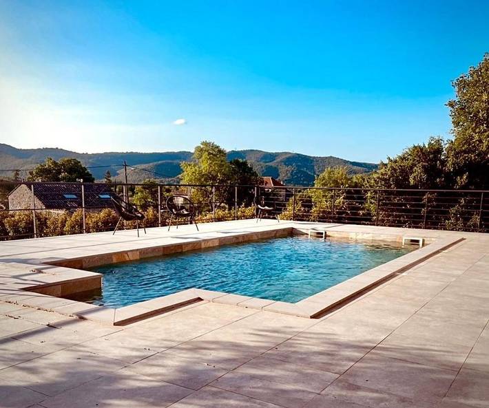 Location de vacances pour 10 personnes, avec jardin et vue ainsi que balcon et piscine à Lavilledieu - 3