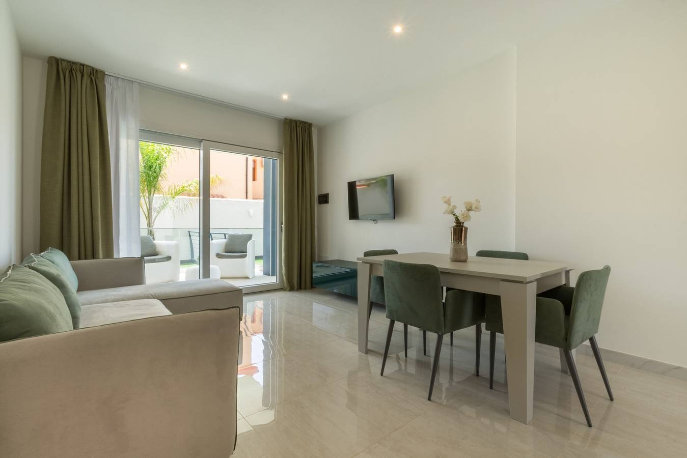 Apartamento entero, Apartamento "Residence Meridian Unità 1" Cerca de la playa con vistas a la montaña in Villa San Pietro, Provincia de Cagliari