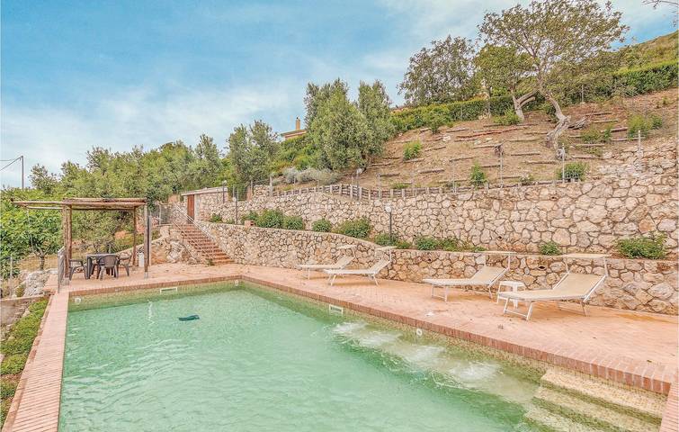 Acogedor apartamento con piscina, aparcamiento y WiFi in Itri, Provincia de Latina