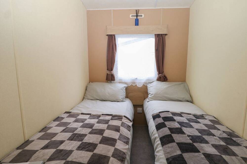 90 Solent Breezes, Warsash in Fareham, Hampshire