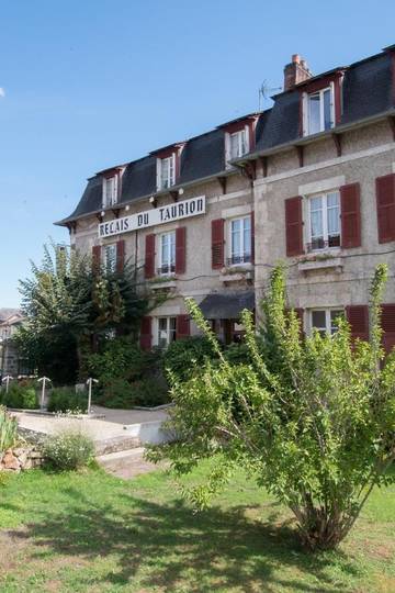 Hôtel pour 2 personnes, avec jardin et terrasse dans Saint-Priest-Taurion