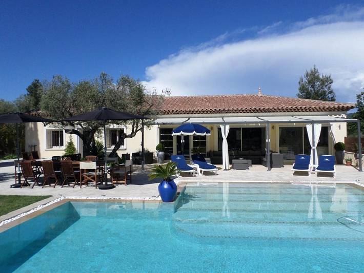 Villa pour 9 personnes, avec piscine ainsi que vue et jardin, animaux acceptés à Le Castellet - 4