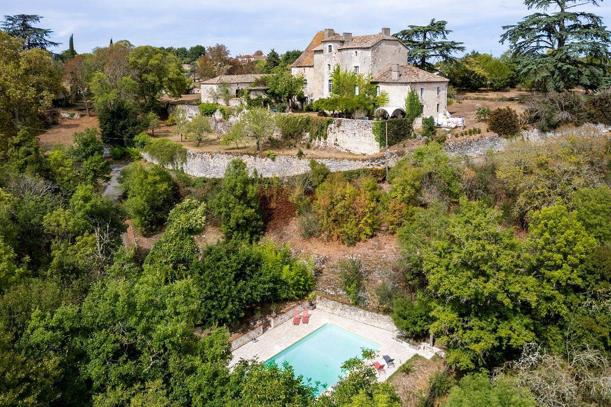 Château pour 26 personnes avec piscine in Saux, Quercy