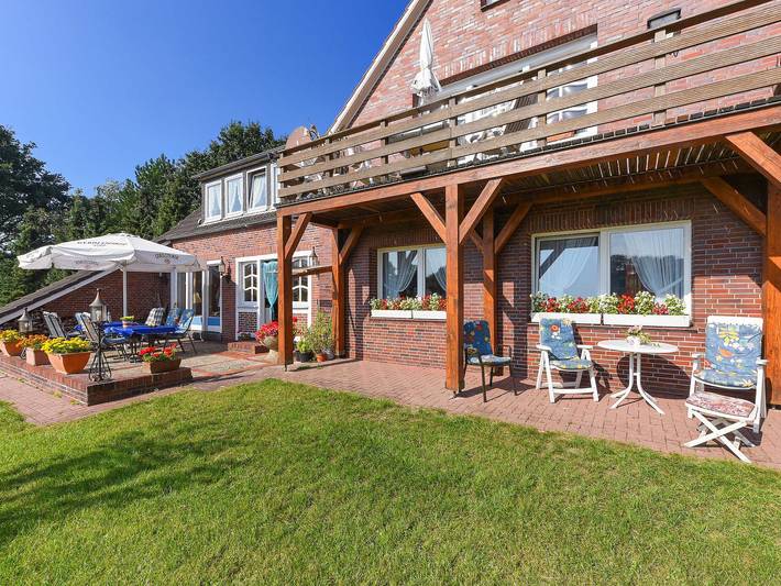 Ferienhaus für 8 Personen, mit Terrasse und Garten, kinderfreundlich in Dunum - 4