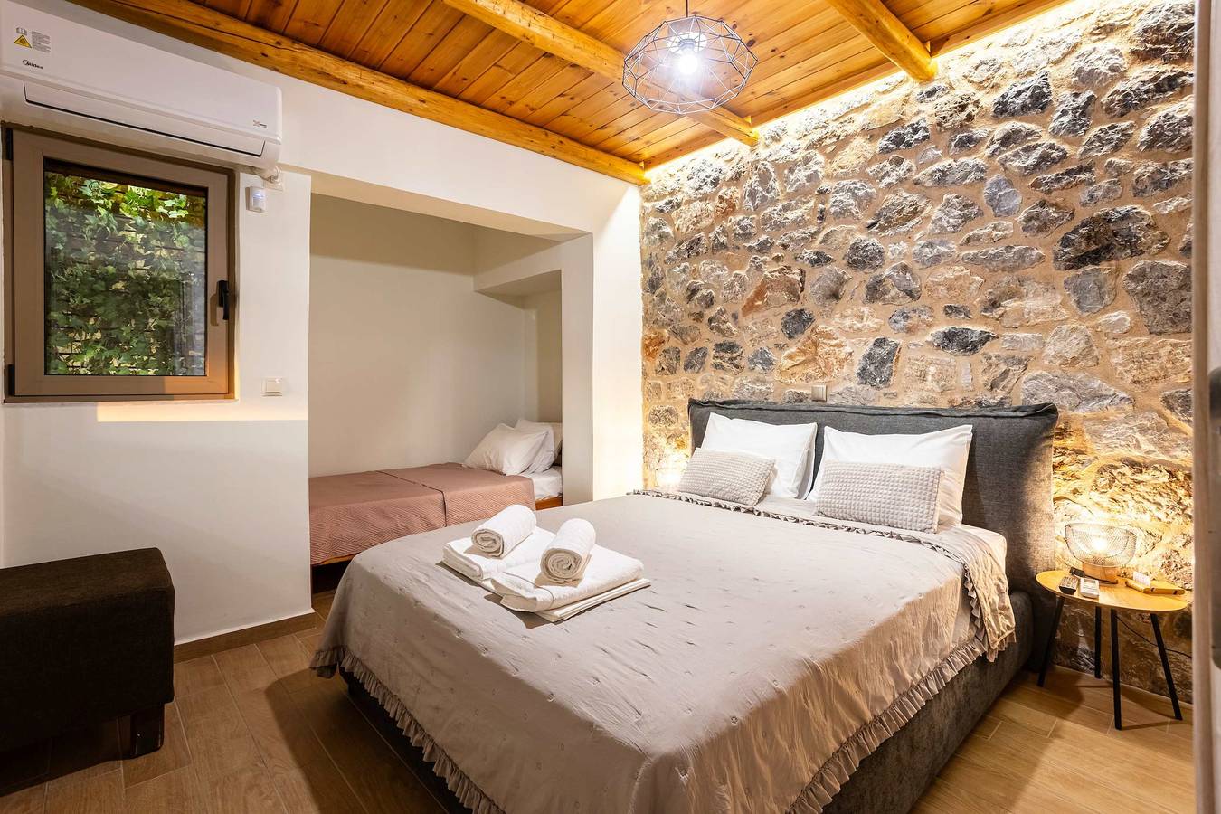 Ganze Wohnung, Ferienwohnung für 4 Personen mit Balkon/Terrasse in Vergas-Strand, Kalamata