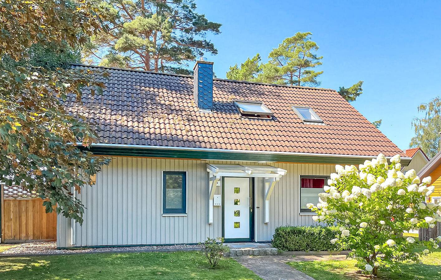 Ganze Ferienwohnung, Meerblick-Retreat mit Terrasse & Parkplatz, Fuhlendorf in Bodstedt, Fuhlendorf