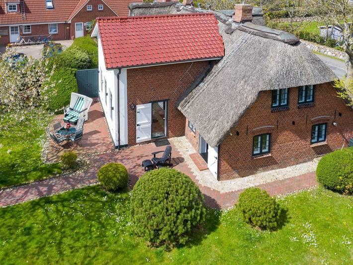 Kampende I - Historisches Reetdachhaus mit ca. 185 m² Nutzfläche im Erd- und Obergeschoss in Tinnum, Sylt (Gemeinde)
