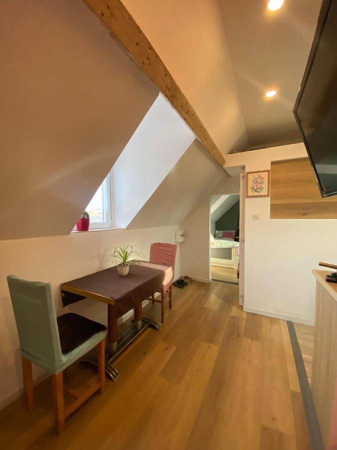 Two-Bedroom Apartment in Forges-les-Eaux, Région de Dieppe