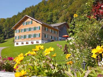 Bauernhaus für 5 Personen, mit Garten und Ausblick, kinderfreundlich in Vorarlberg
