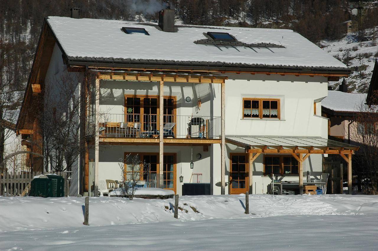 Ganze Ferienwohnung, Gemütliche Ferienwohnung im Grünen in Zernez, Unterengadin