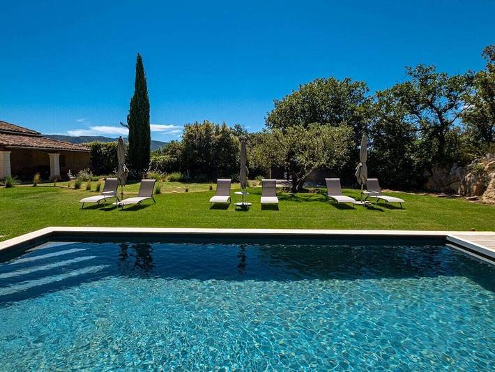 Casa de vacaciones en Bonnieux con piscina. in Bonnieux, Parque natural regional del Luberon