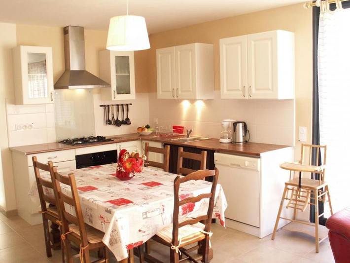 Location de vacances pour 6 personnes, avec jardin ainsi que terrasse et piscine à Saint-Paterne-Racan - 4