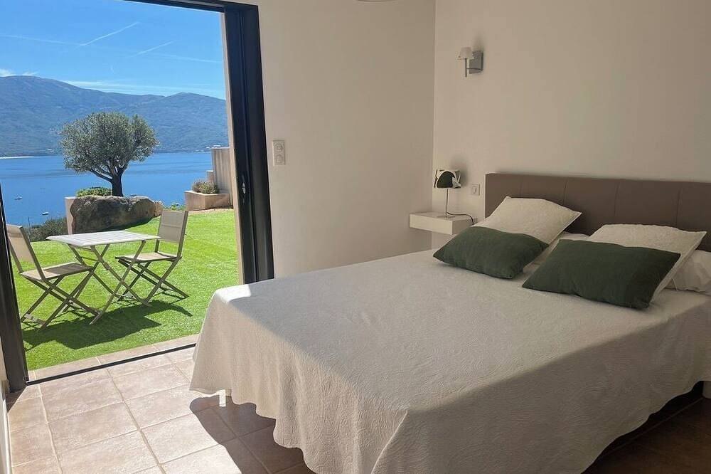 Villa d'exception, avec piscine à débordement et sublime vue mer. in Tiuccia, Casaglione