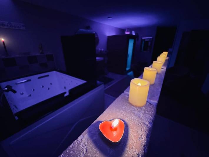 Gîte pour 2 personnes, avec jacuzzi et sauna à Vallabrix - 2