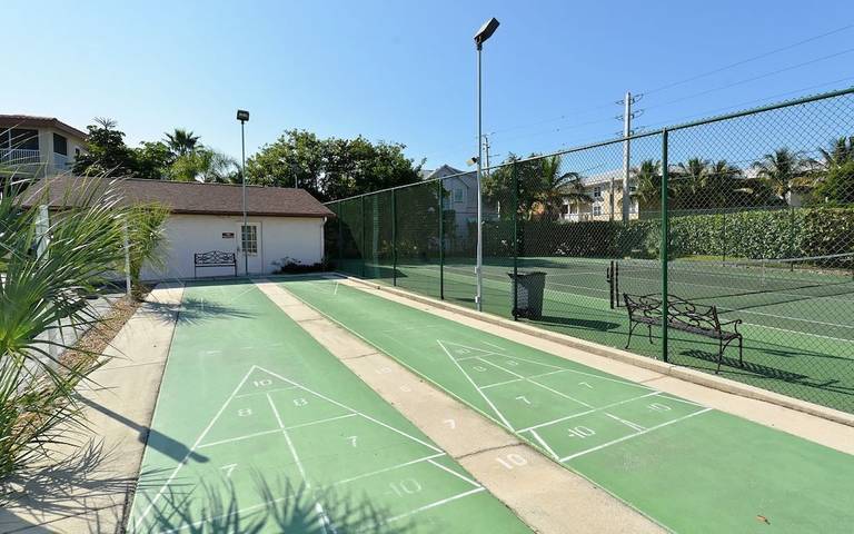 Vacation rental for 4 people, with yard and terrace in Bradenton Beach