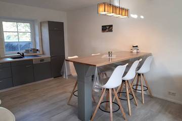 Ferienwohnung für 8 Personen, mit Terrasse und Garten, mit Haustier in Esgrus
