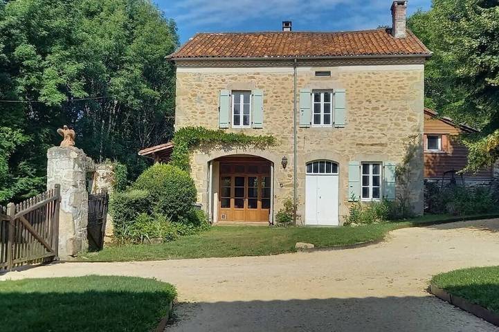 Location de vacances pour 6 personnes, avec balcon et jardin à Saint-Mathieu