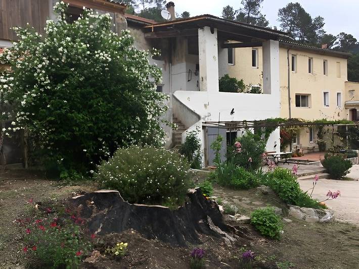 Gîte pour 3 personnes, avec jardin ainsi que terrasse et piscine à Méounes-lès-Montrieux - 3