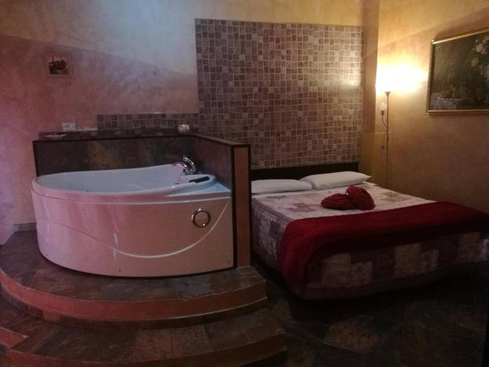 Chambre d’hôte pour 2 personnes, avec balcon ainsi que jardin et jacuzzi à Albenga - 2