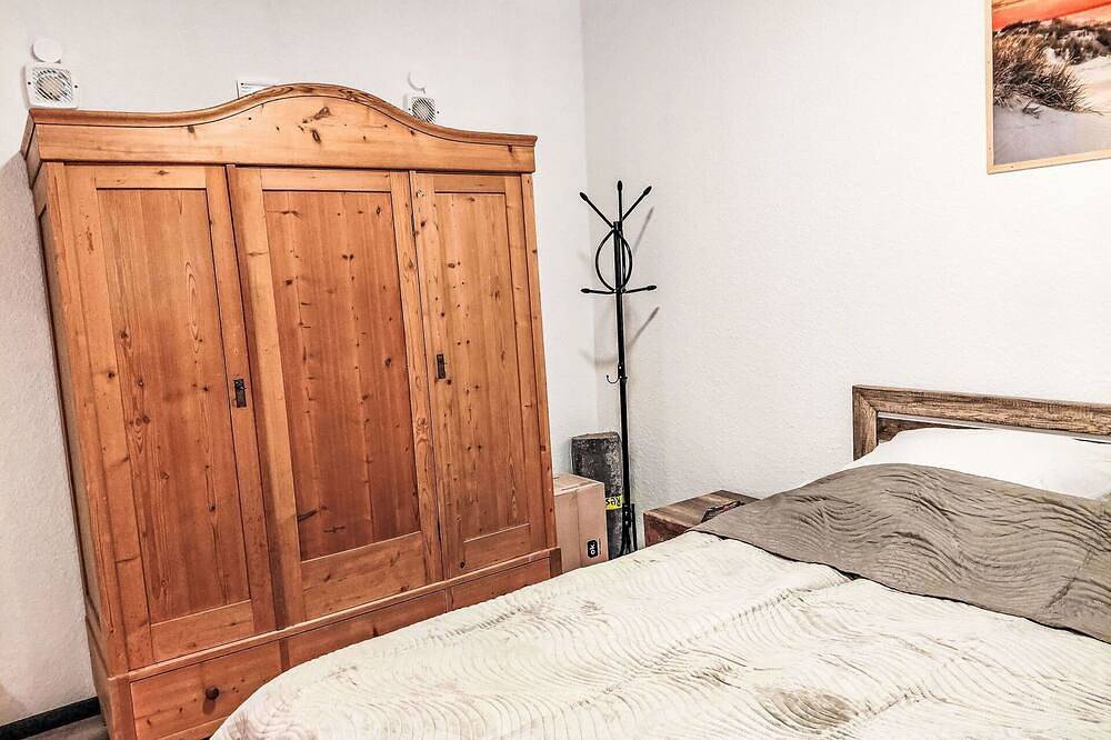 Ganze Wohnung, Herrliche Wohnung für 4 Leute mit  W-Lan, Tv, Terrasse, Haustiere erlaubt und Panoramablick in Höxter, Kreis Höxter