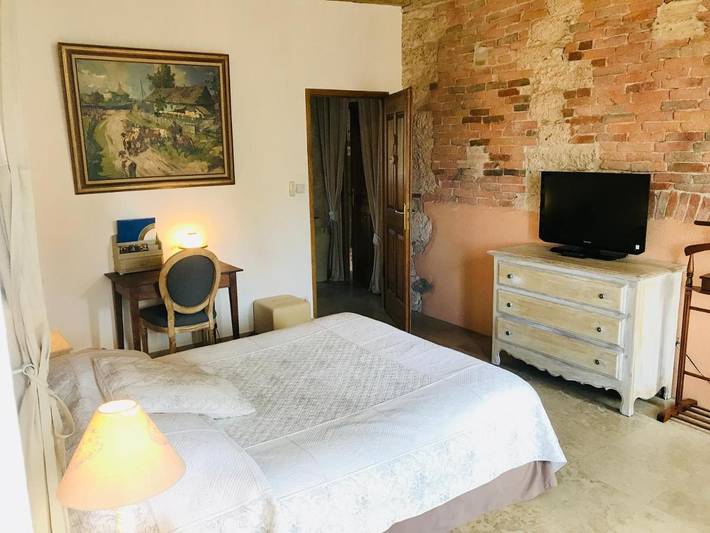 Chambre d’hôte pour 8 personnes, avec piscine ainsi que vue et jardin dans l' Isère - 4
