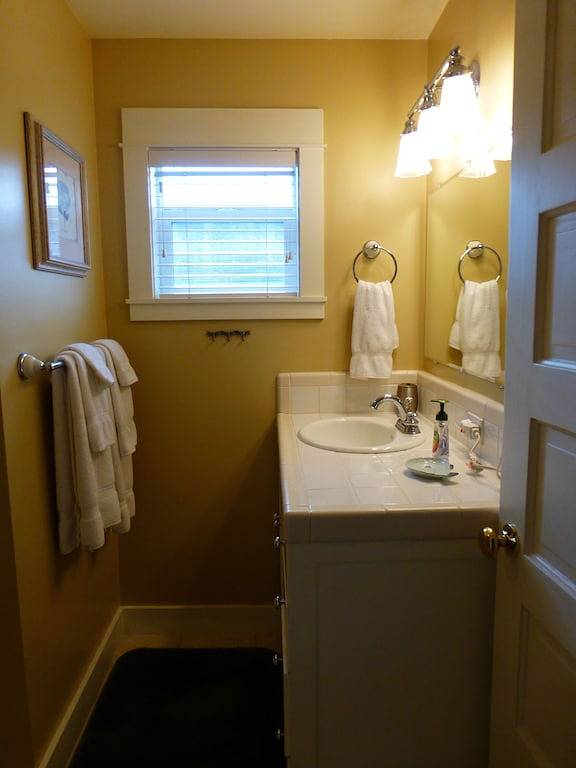 Ganze Wohnung, Luxusferienwohnung im Herzen von Friday Harbor in Friday Harbor, San Juan Island