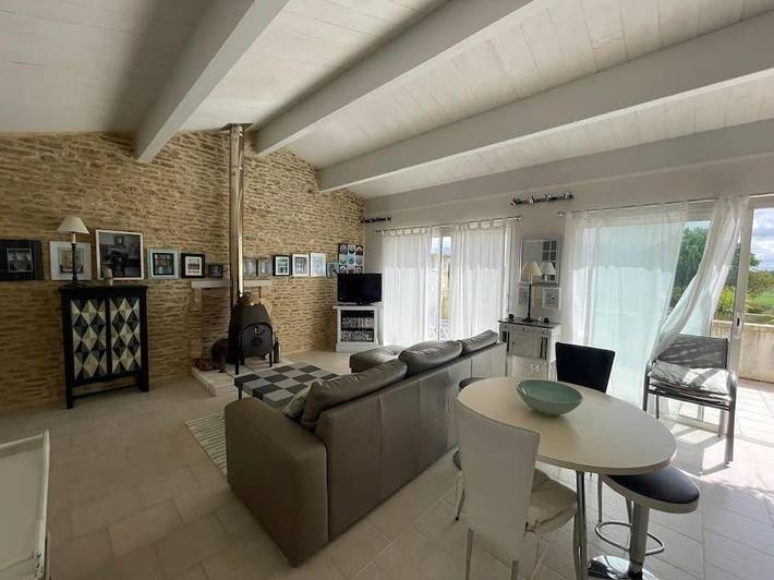Gîte pour 2 personnes, avec balcon ainsi que vue et piscine dans La Devise - 3