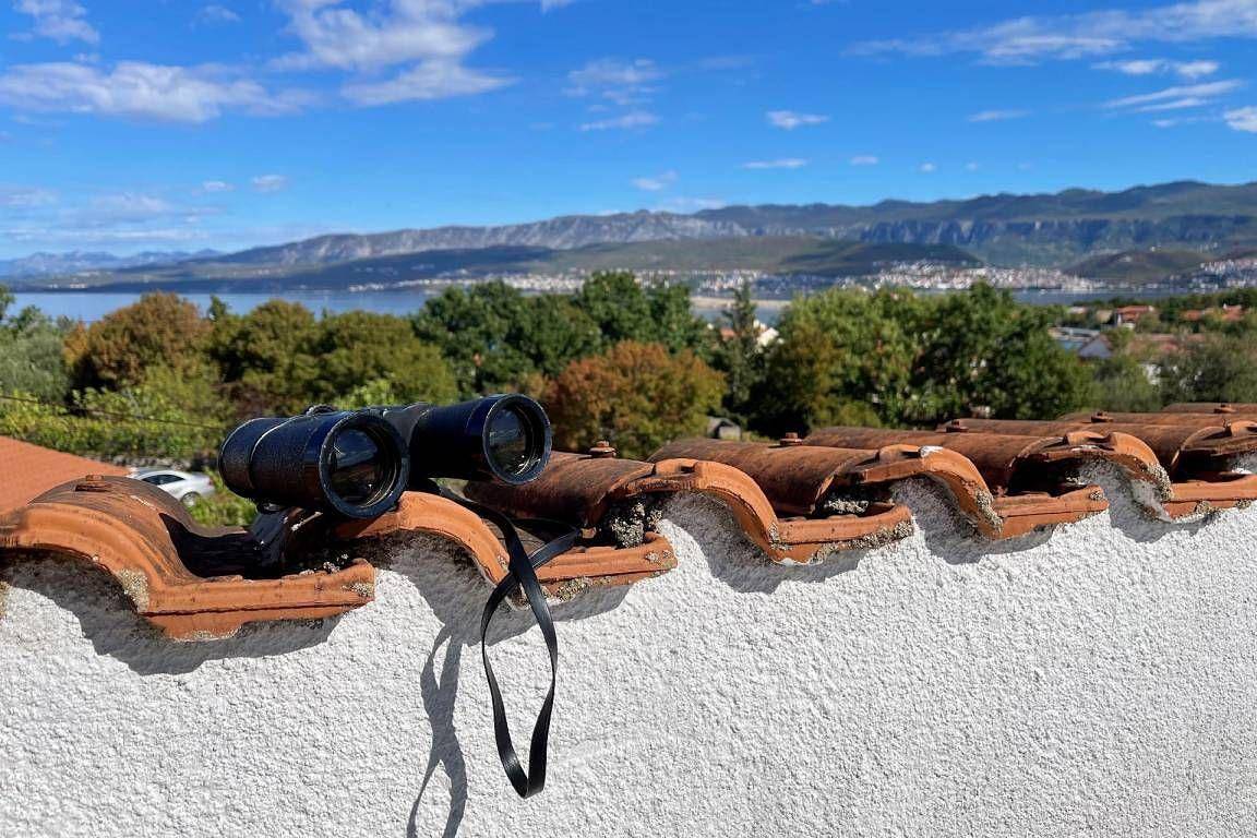 Apartamento vacacional entero, Flat Srdoc sea view, 250m from the sea in Silo (Krk), Krk (isla)