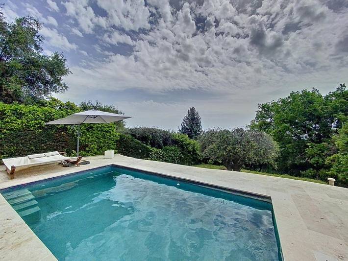 Chalet para 4 personas, con jardín además de vistas y piscina - 1