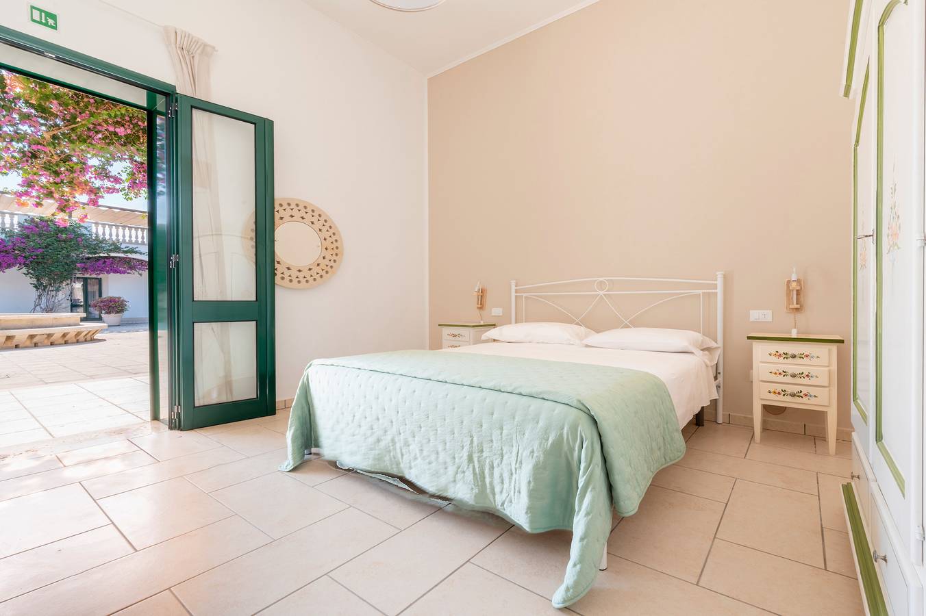 Chambre 'San Biagio - Deluxe 3' avec piscine partagée, Wi-Fi et climatisation in Calimera, Province de Lecce