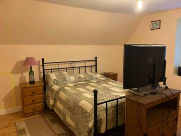 Chalet pour 4 Personnes dans Saint-Cyr-les-Champagnes, Périgord Vert, Photo 2