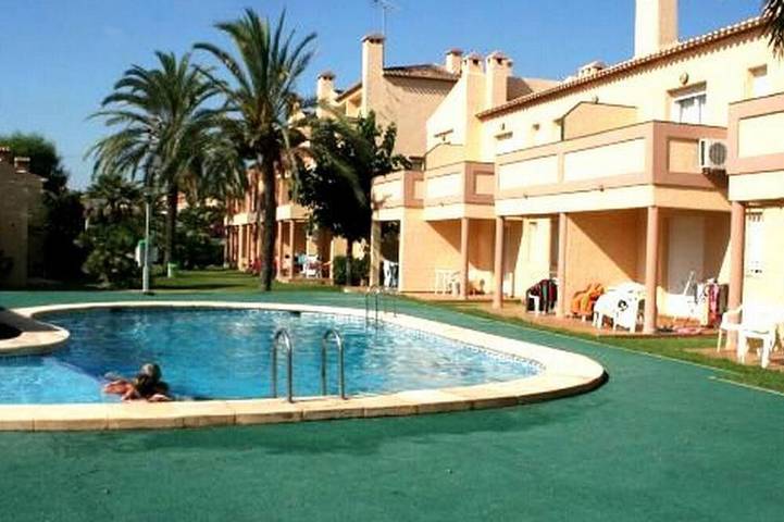 Bungalow pour 4 personnes, avec jardin et piscine à Dénia