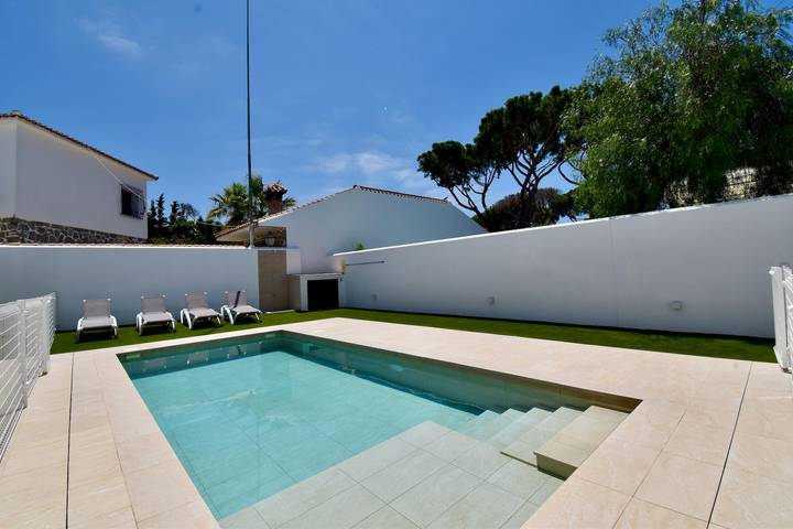 Casa rural para 8 personas, con terraza además de piscina y jardín, Familias con niños en Sancti Petri - 3