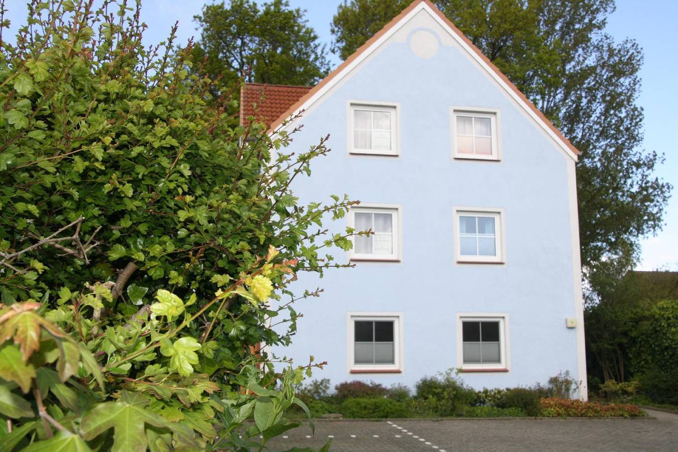Entire vacation apartment, Beachside Getaway with Parking & Amenities in Schönberg, Südliche Ostseeküste