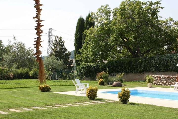 Privatzimmer für 2 Personen, mit Terrasse und Garten sowie Pool