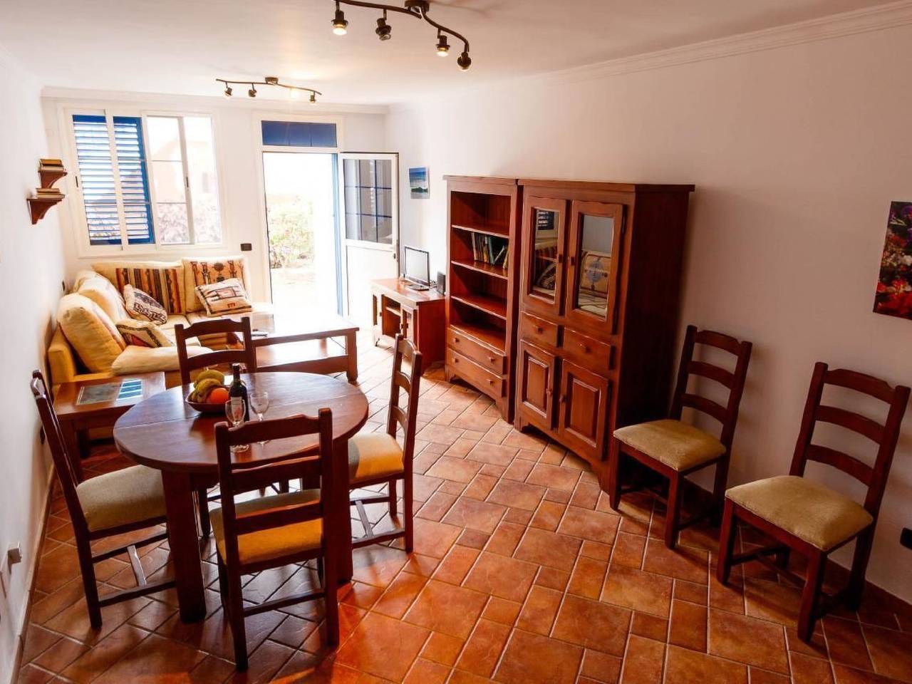 Acogedor apartamento de 1 dormitorio con piscina, a 300 m de la Playa de Sardina in Sardina del Norte, Gáldar