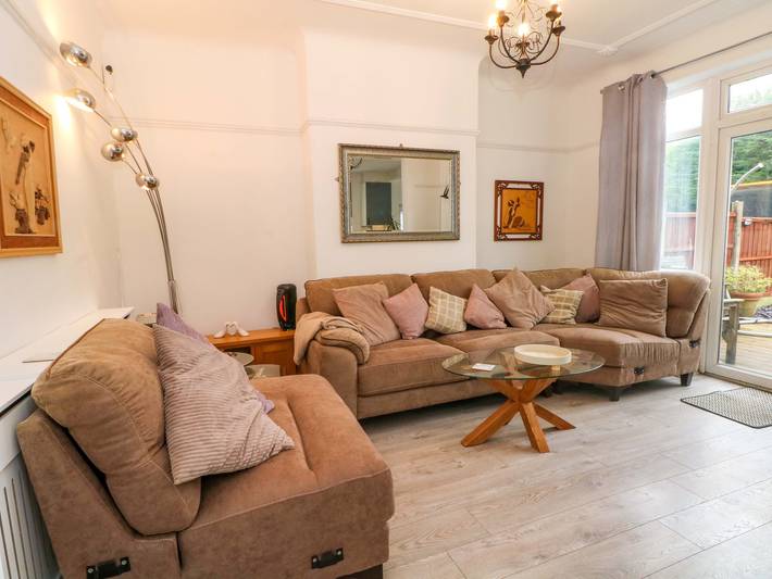 Cottage for 4 people, with garden in Liverpool