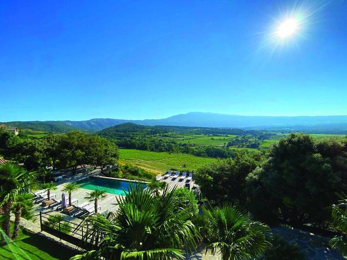Hôtel pour 2 personnes, avec Terrasse et Jardin ainsi que Piscine et Vue